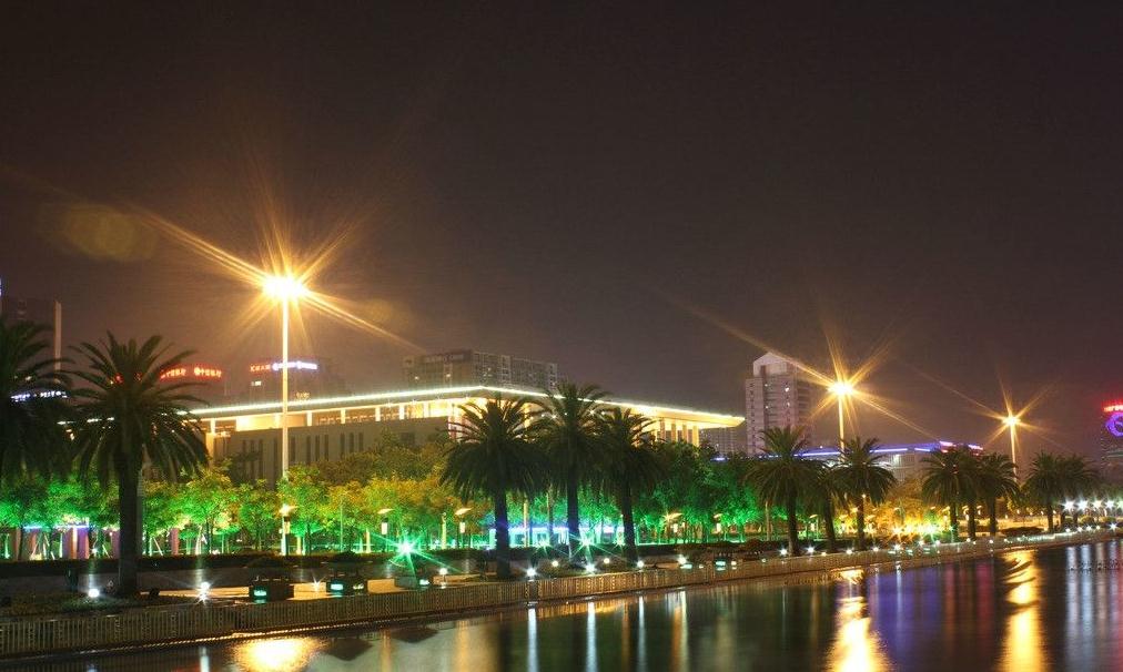 廣場高桿燈照明夜景效果圖